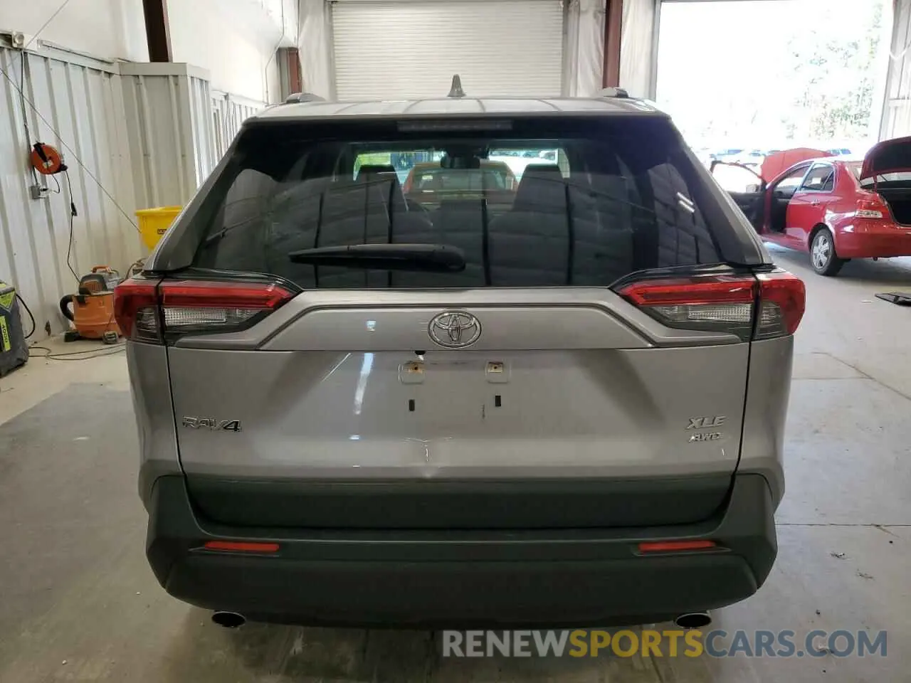 6 Photograph of a damaged car JTMA1RFV6KD043827 TOYOTA RAV4 2019