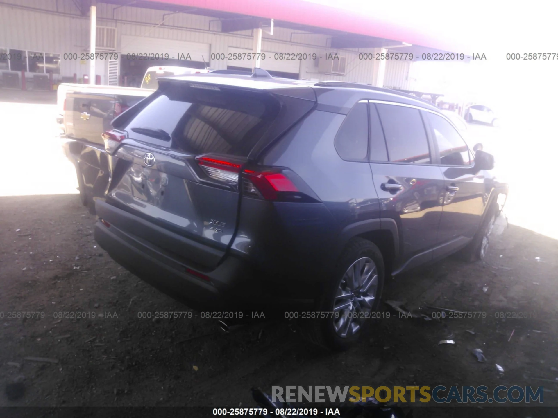 4 Photograph of a damaged car JTMA1RFV6KD519736 TOYOTA RAV4 2019