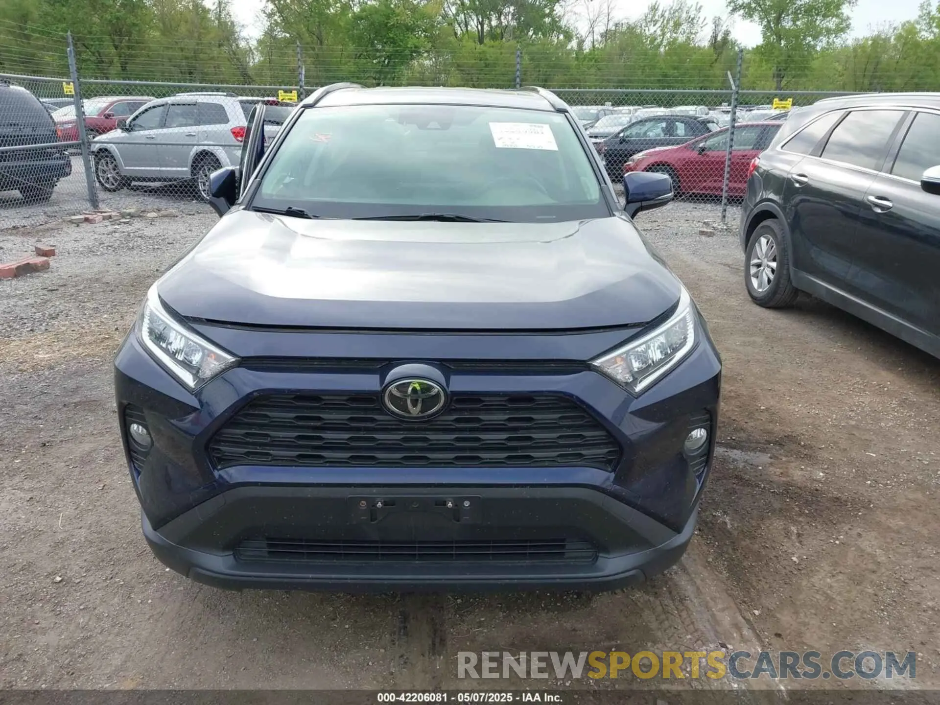 12 Photograph of a damaged car JTMA1RFV6KJ023627 TOYOTA RAV4 2019