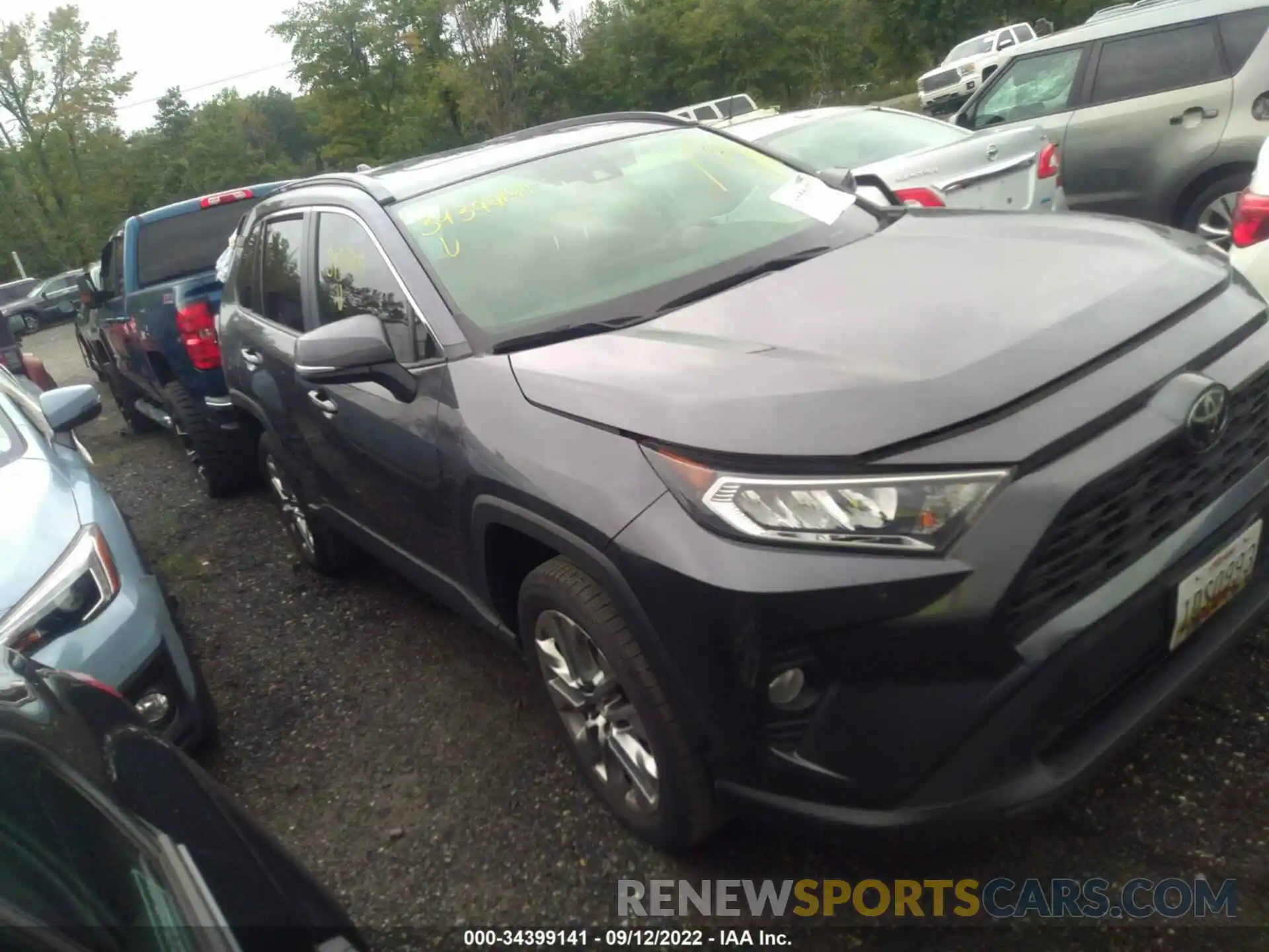 1 Photograph of a damaged car JTMA1RFV7KD020878 TOYOTA RAV4 2019