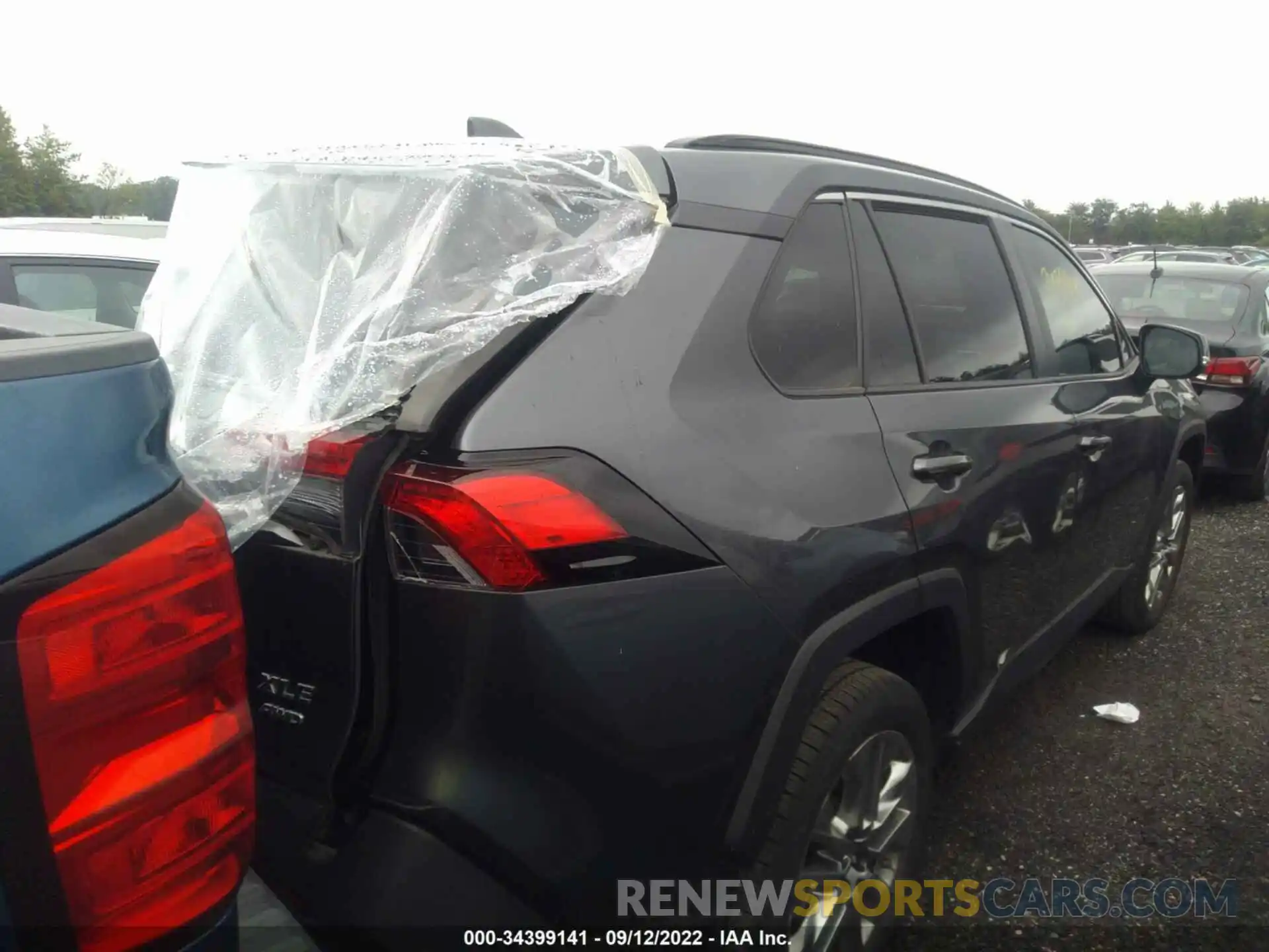 4 Photograph of a damaged car JTMA1RFV7KD020878 TOYOTA RAV4 2019