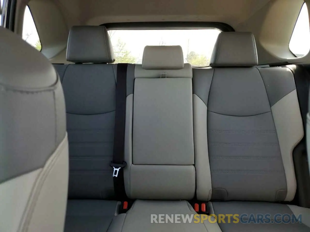 10 Photograph of a damaged car JTMA1RFV7KJ004164 TOYOTA RAV4 2019