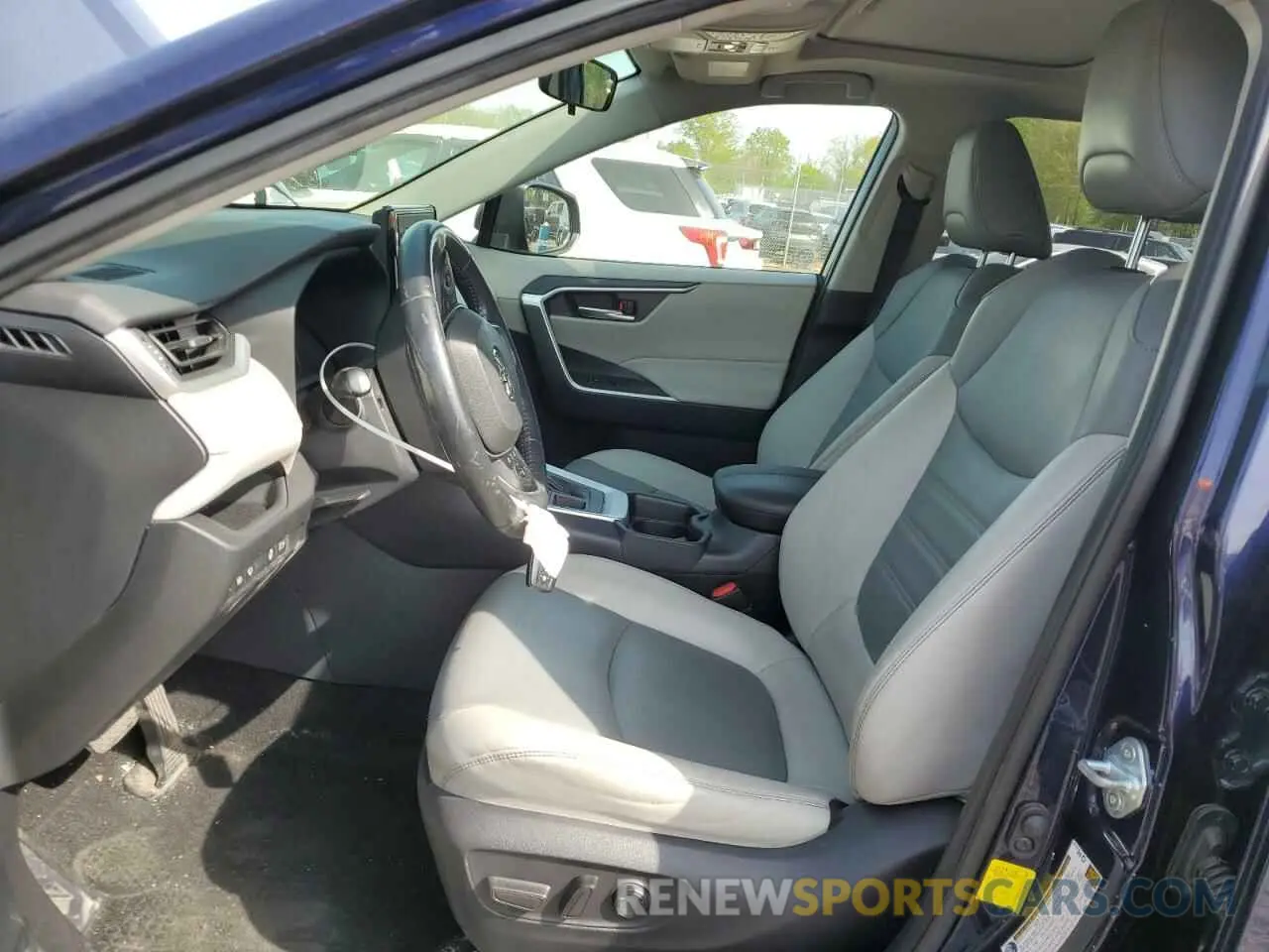 7 Photograph of a damaged car JTMA1RFV7KJ004164 TOYOTA RAV4 2019