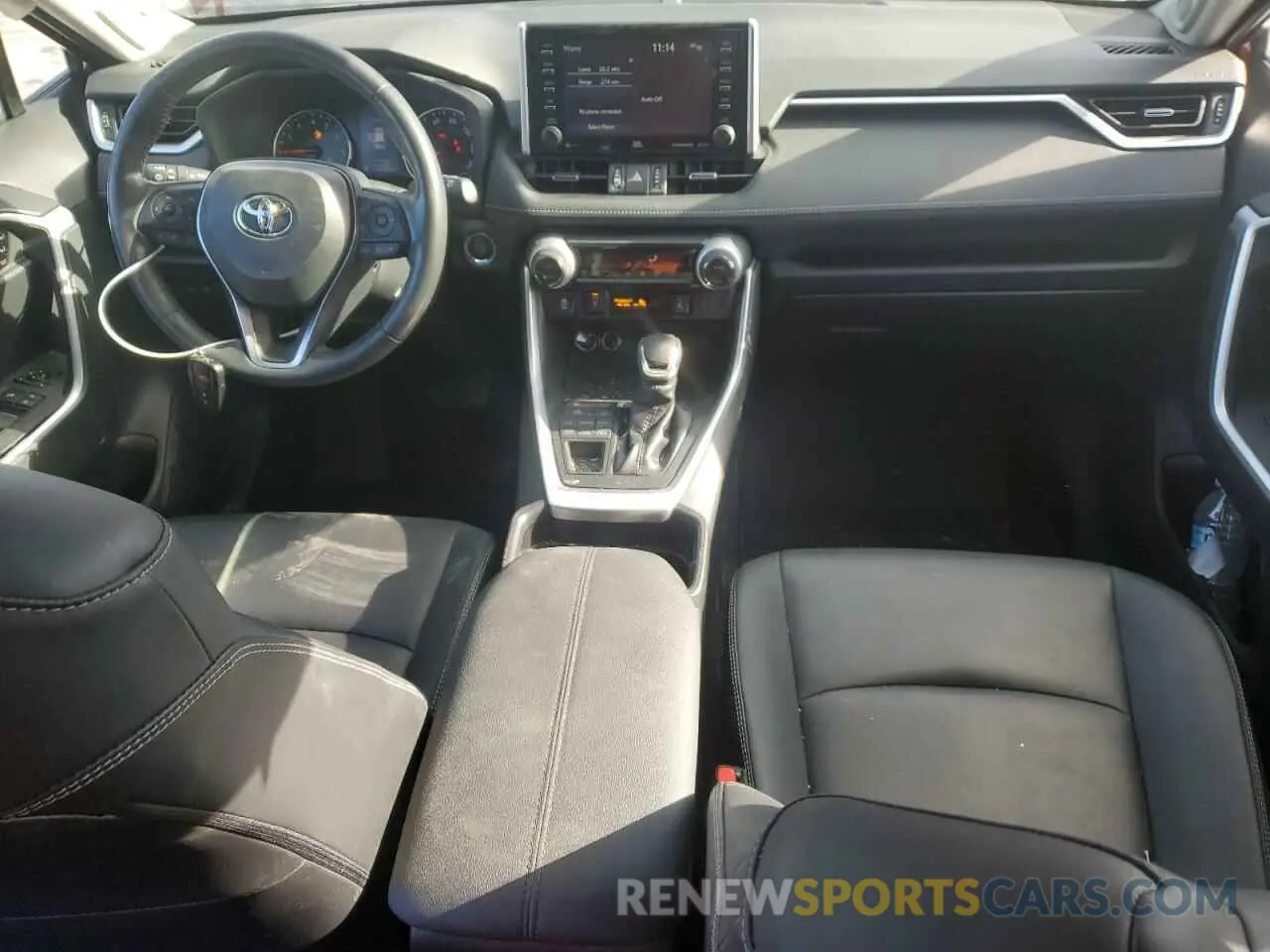 8 Photograph of a damaged car JTMA1RFV8KD036460 TOYOTA RAV4 2019
