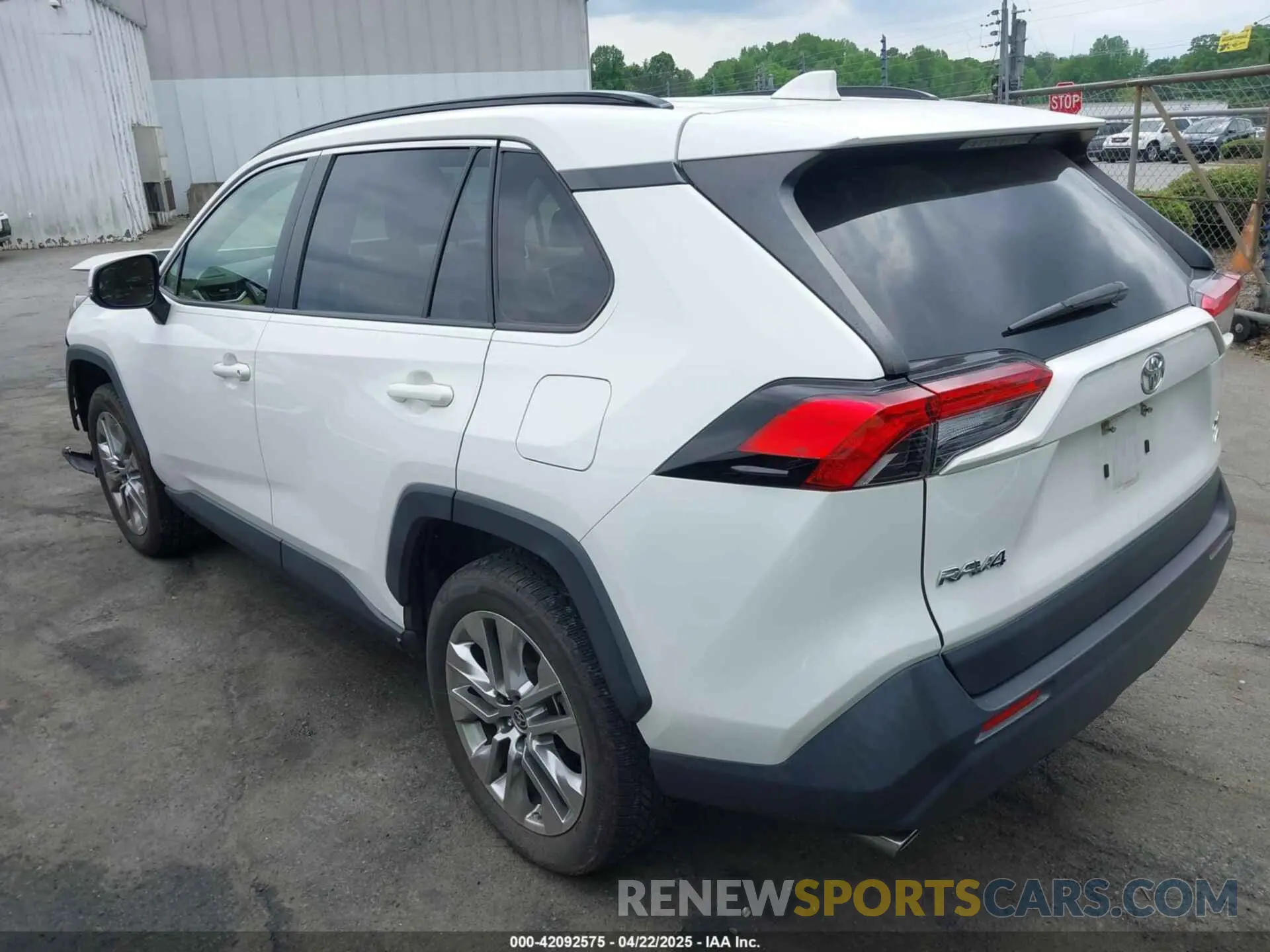 3 Photograph of a damaged car JTMA1RFV9KD044650 TOYOTA RAV4 2019