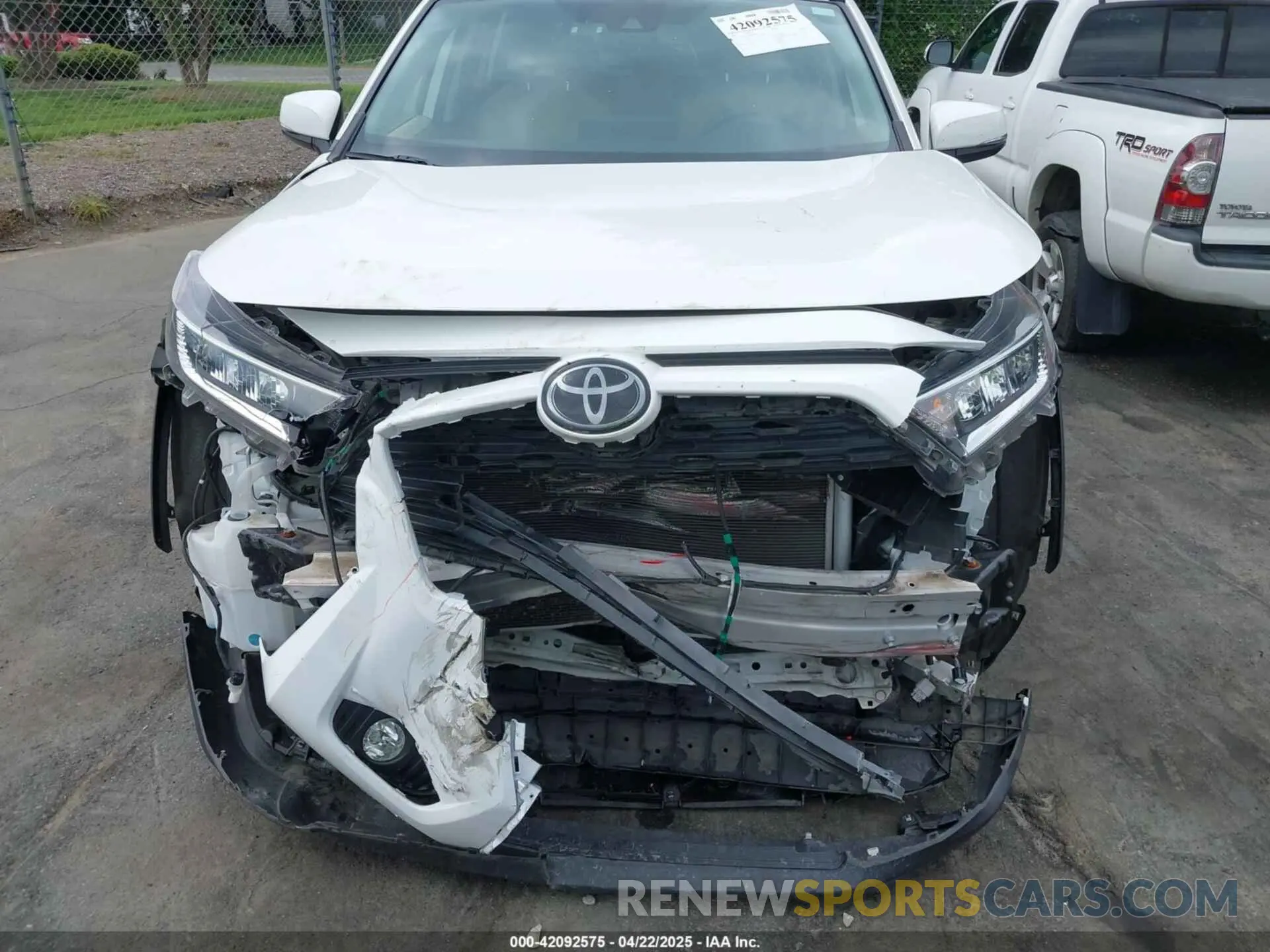 6 Photograph of a damaged car JTMA1RFV9KD044650 TOYOTA RAV4 2019