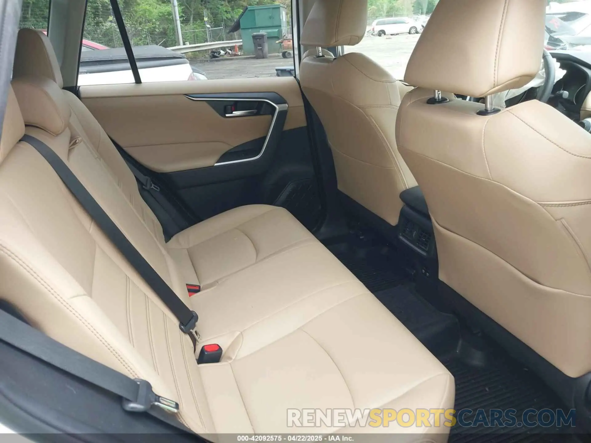 8 Photograph of a damaged car JTMA1RFV9KD044650 TOYOTA RAV4 2019