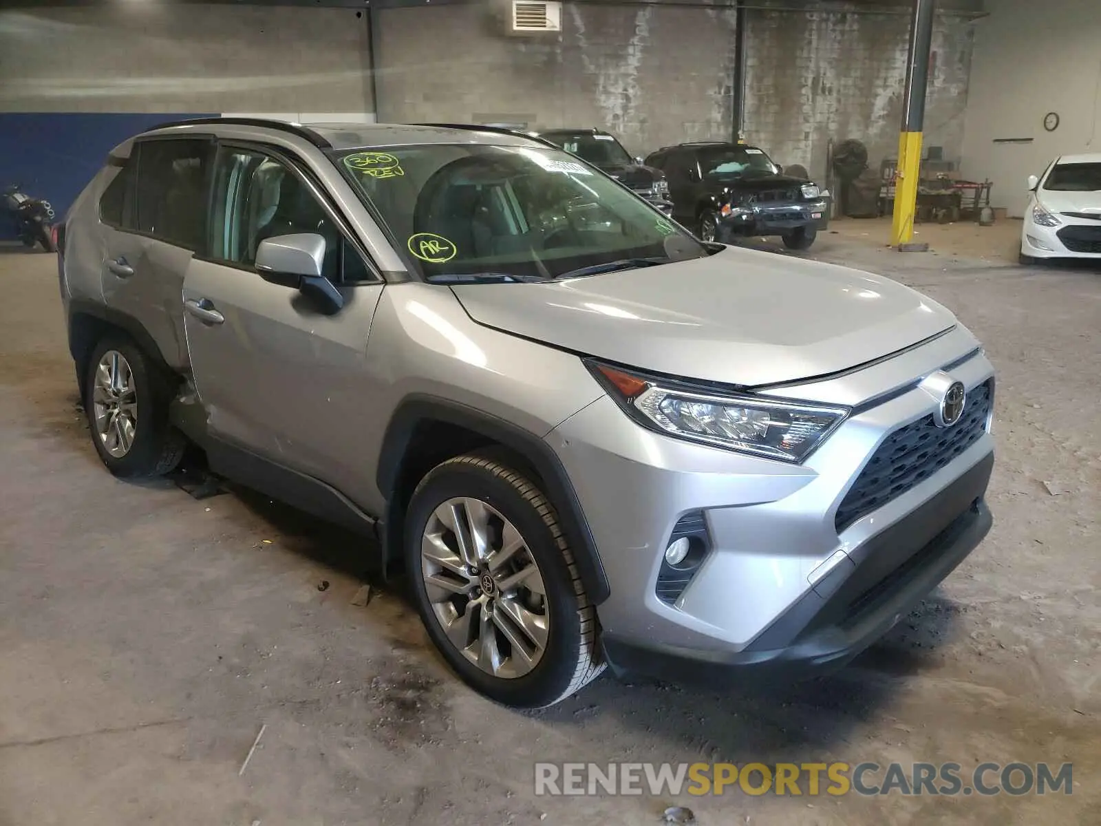 1 Photograph of a damaged car JTMA1RFV9KD046933 TOYOTA RAV4 2019