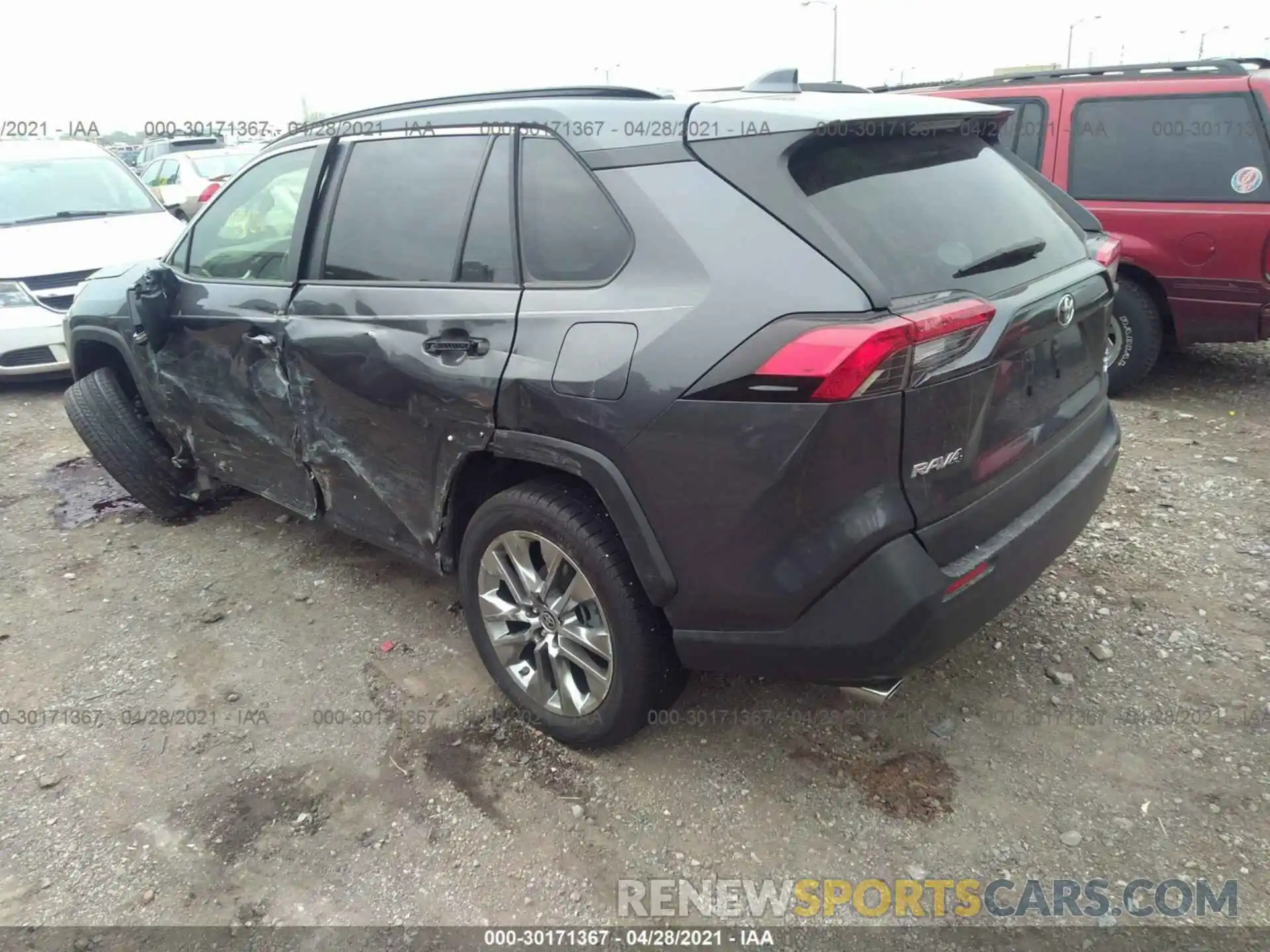 3 Photograph of a damaged car JTMA1RFV9KD047211 TOYOTA RAV4 2019