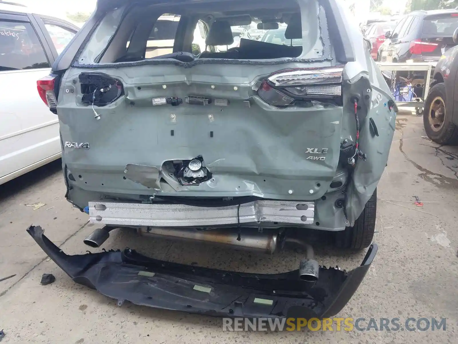 9 Photograph of a damaged car JTMA1RFV9KD513607 TOYOTA RAV4 2019