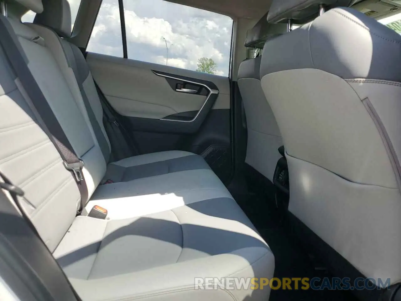11 Photograph of a damaged car JTMA1RFV9KD515244 TOYOTA RAV4 2019