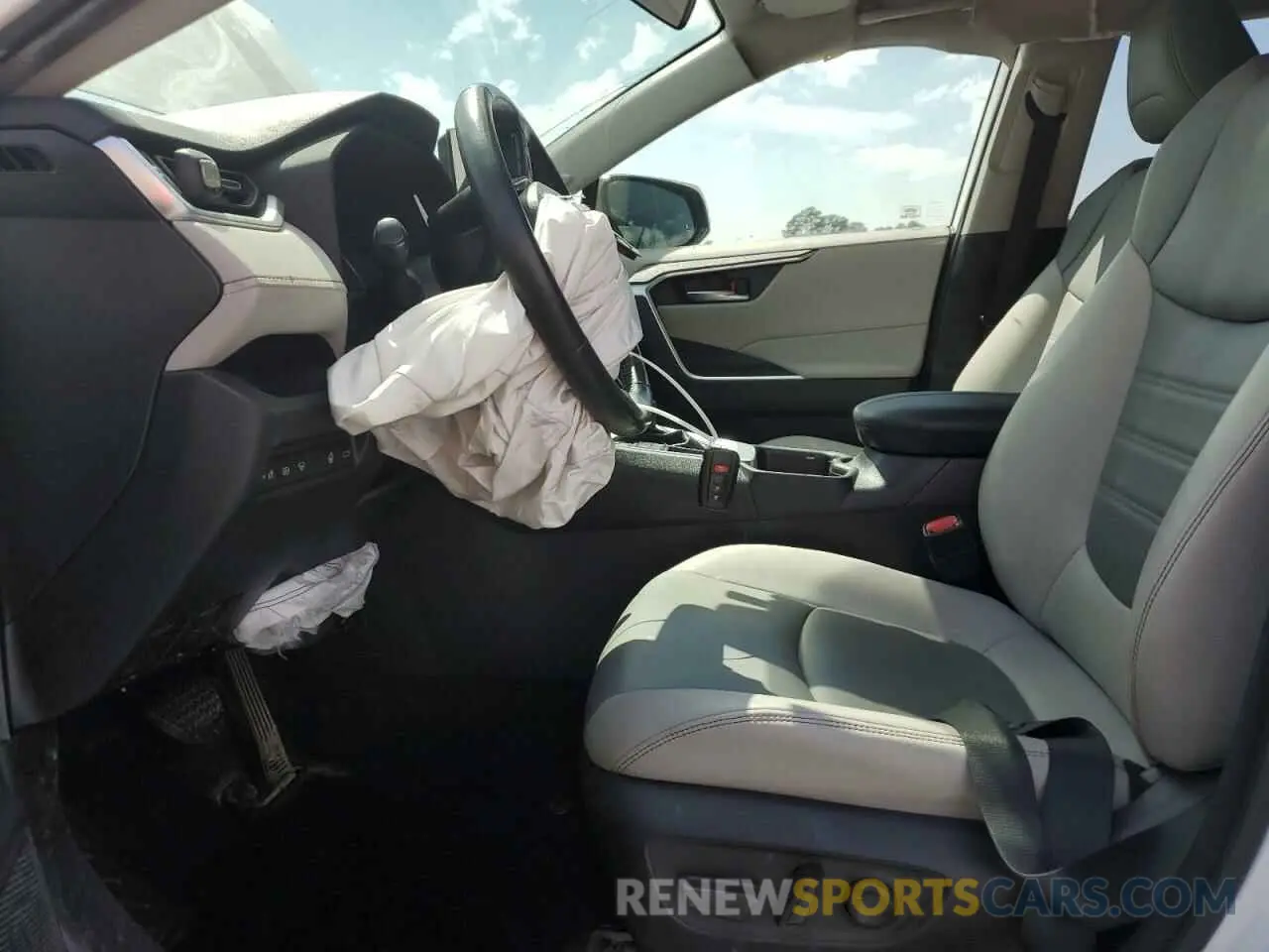 7 Photograph of a damaged car JTMA1RFV9KD515244 TOYOTA RAV4 2019