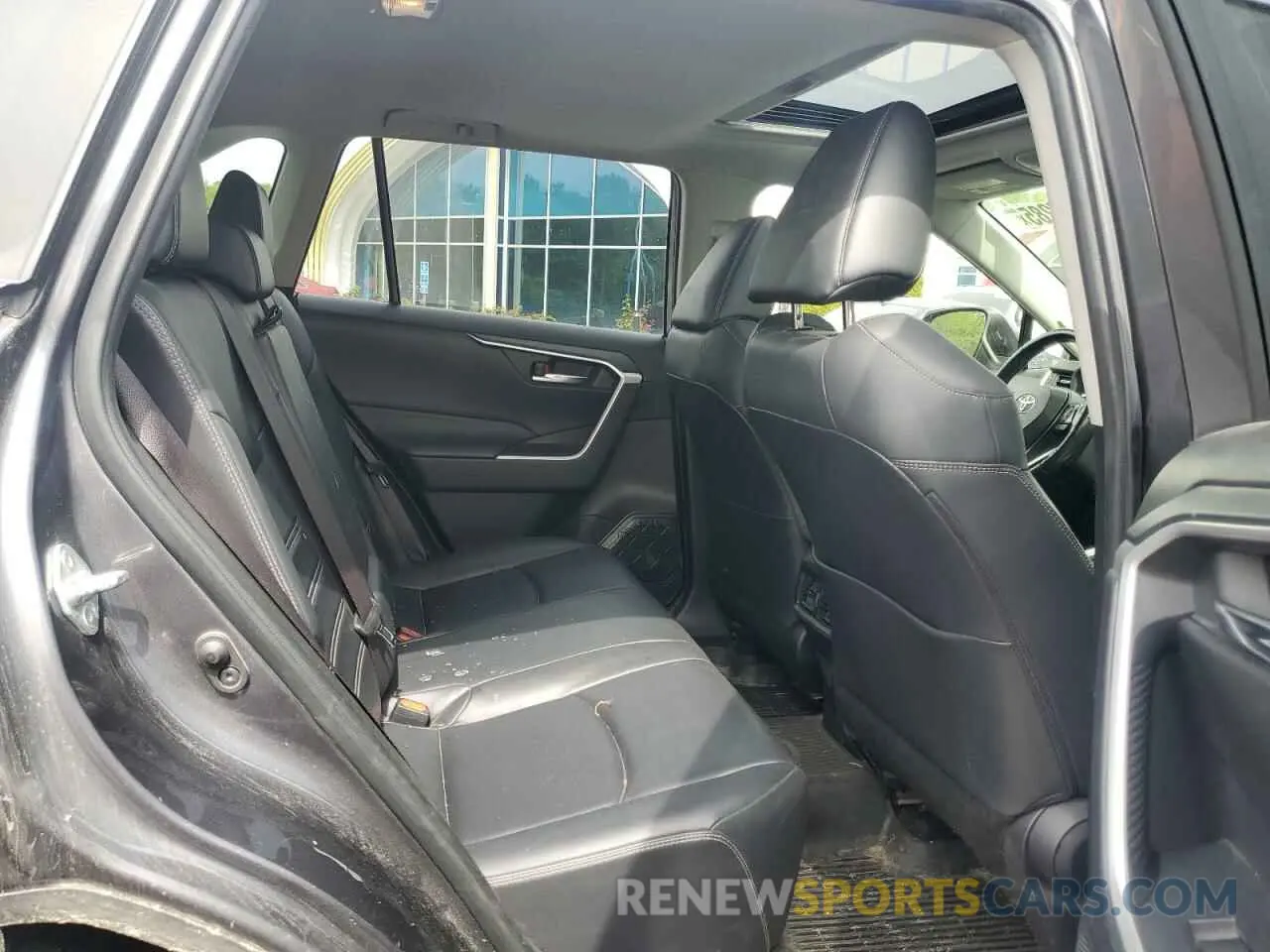10 Photograph of a damaged car JTMA1RFVXKJ002408 TOYOTA RAV4 2019