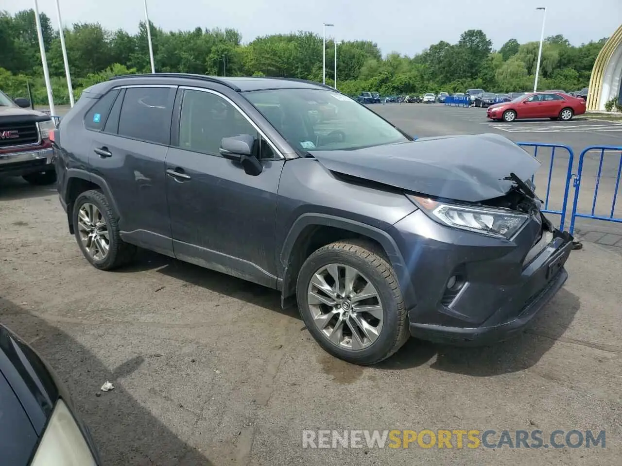 4 Photograph of a damaged car JTMA1RFVXKJ002408 TOYOTA RAV4 2019