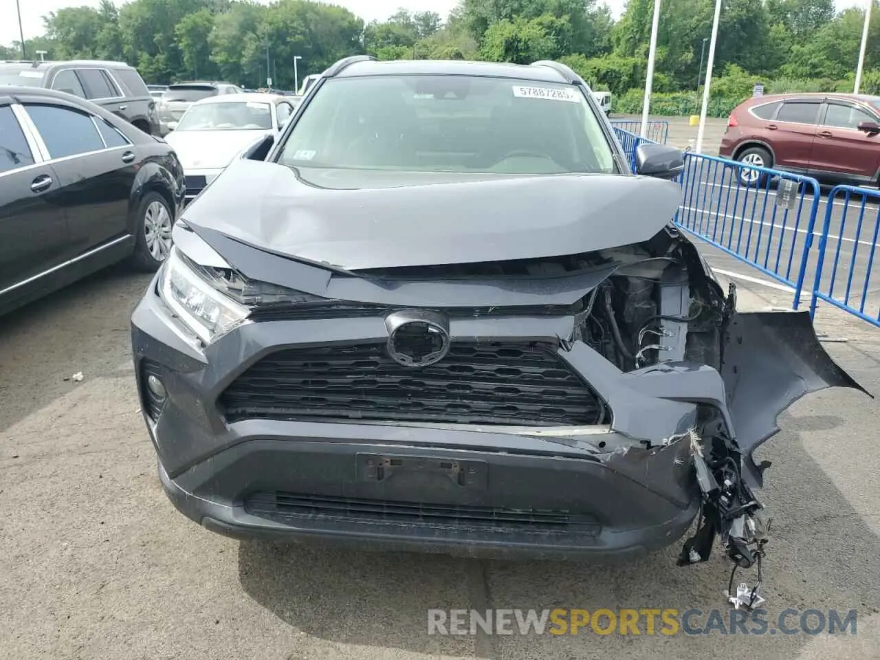 5 Photograph of a damaged car JTMA1RFVXKJ002408 TOYOTA RAV4 2019