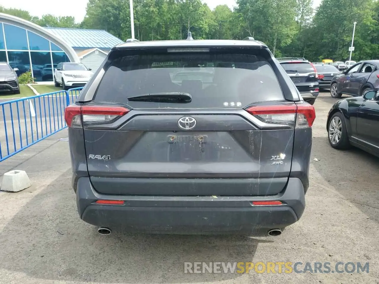 6 Photograph of a damaged car JTMA1RFVXKJ002408 TOYOTA RAV4 2019
