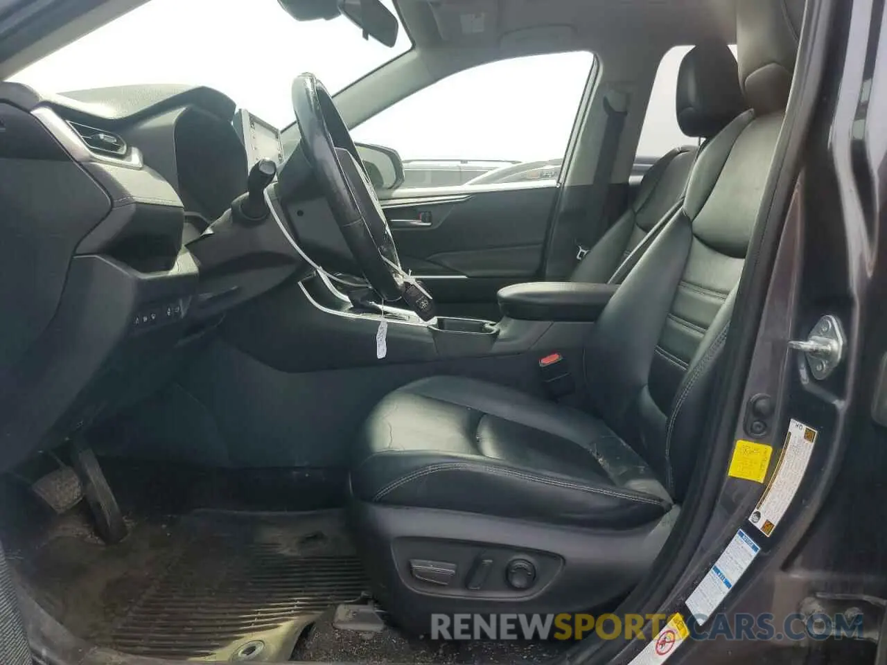 7 Photograph of a damaged car JTMA1RFVXKJ002408 TOYOTA RAV4 2019