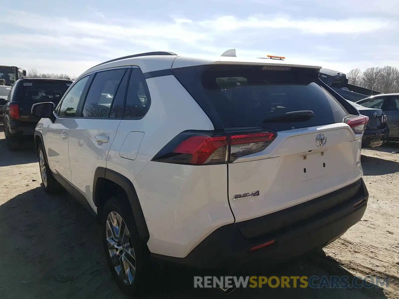 3 Photograph of a damaged car JTMC1RFV0KD014803 TOYOTA RAV4 2019