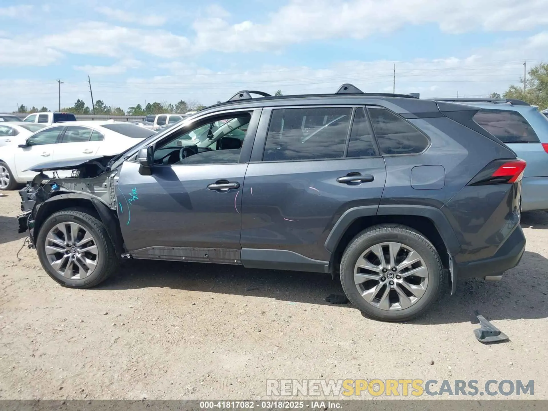 15 Photograph of a damaged car JTMC1RFV0KD515044 TOYOTA RAV4 2019