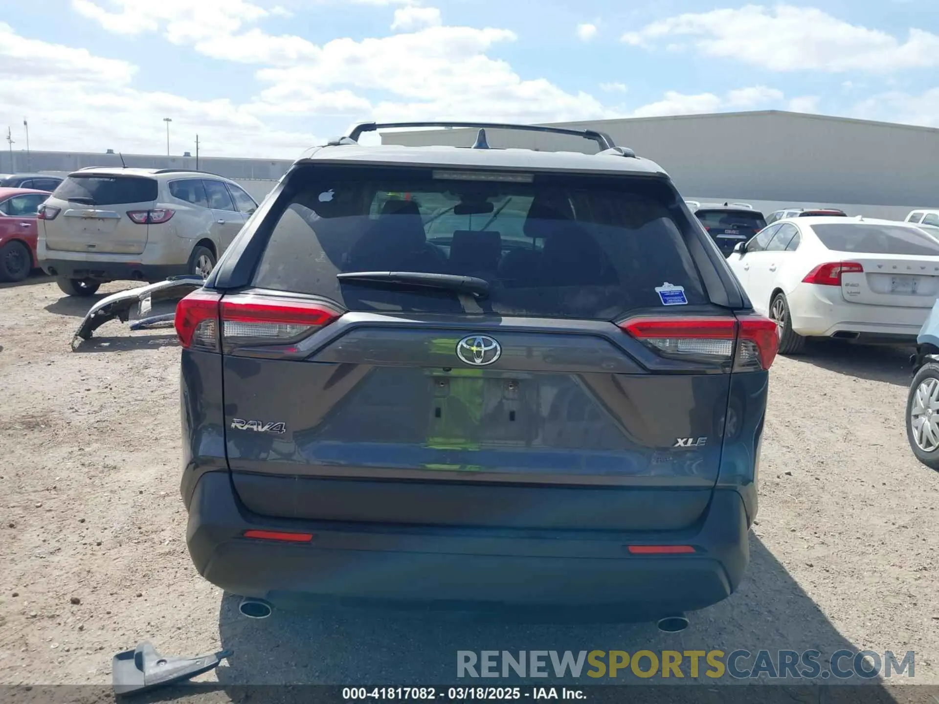 17 Photograph of a damaged car JTMC1RFV0KD515044 TOYOTA RAV4 2019