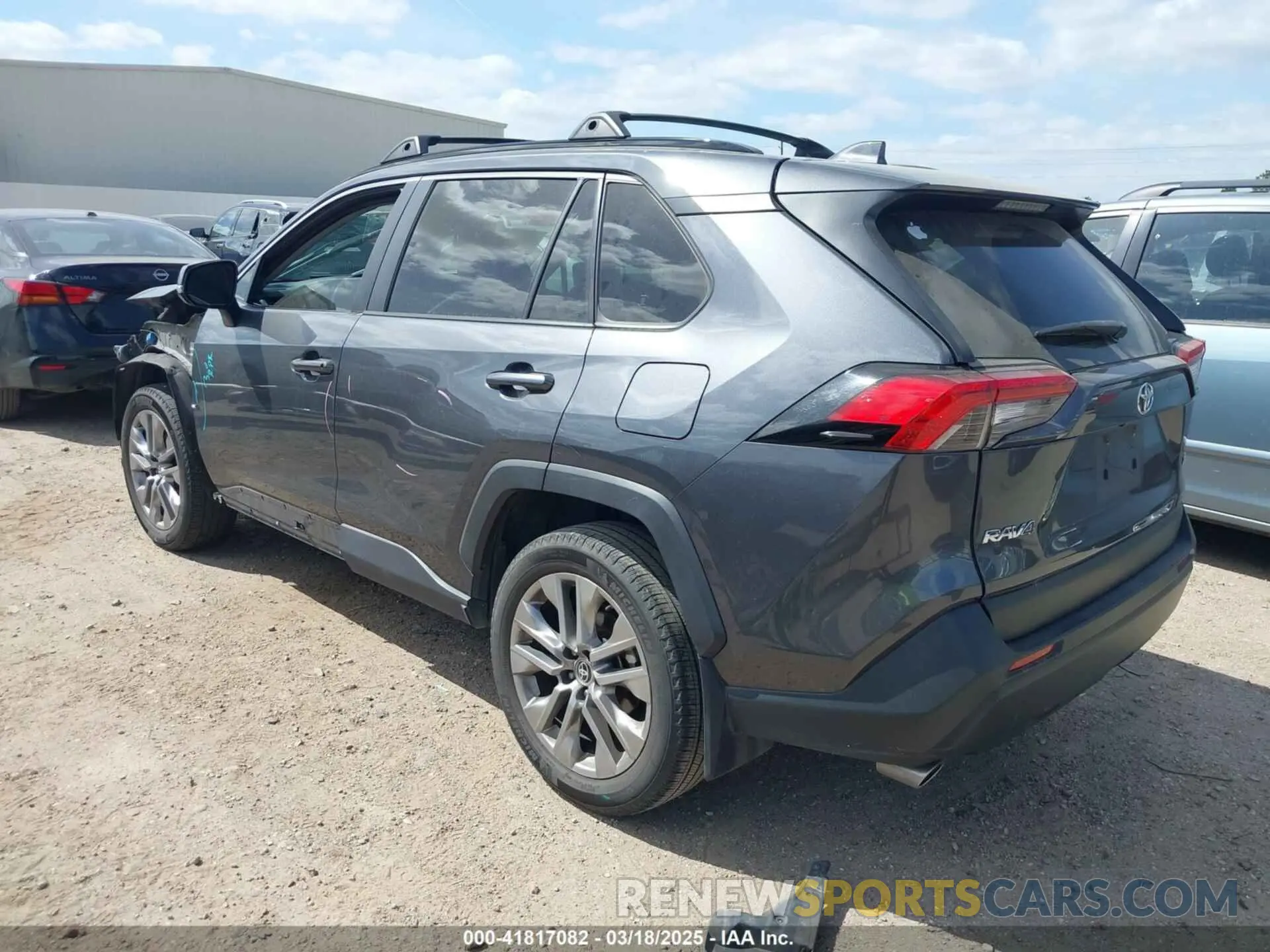 3 Photograph of a damaged car JTMC1RFV0KD515044 TOYOTA RAV4 2019