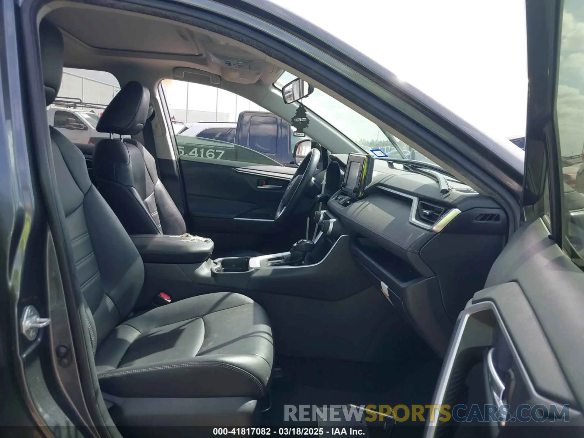 5 Photograph of a damaged car JTMC1RFV0KD515044 TOYOTA RAV4 2019