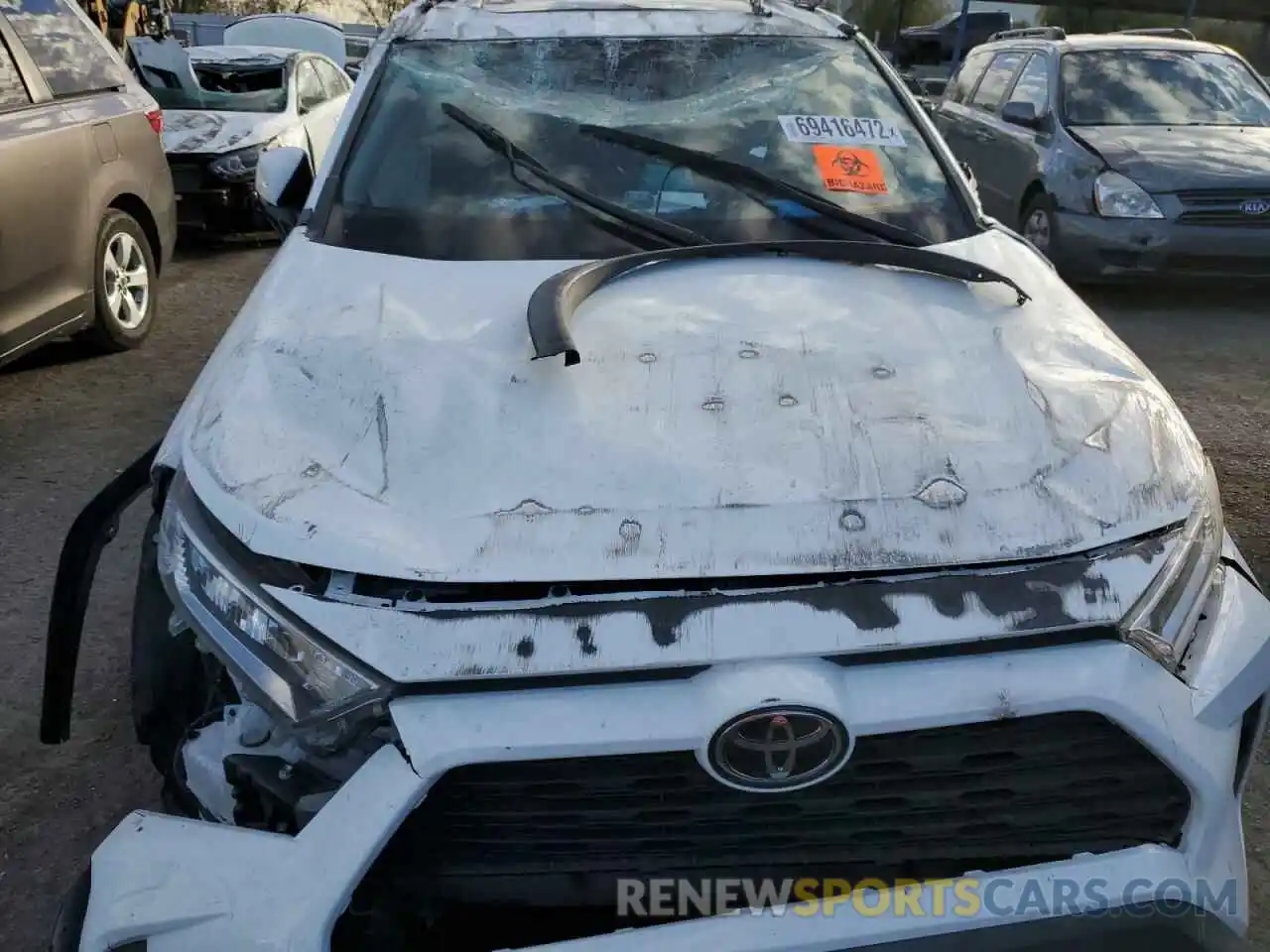 11 Photograph of a damaged car JTMC1RFV0KJ001910 TOYOTA RAV4 2019