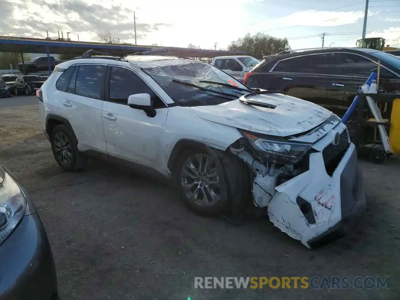 4 Photograph of a damaged car JTMC1RFV0KJ001910 TOYOTA RAV4 2019