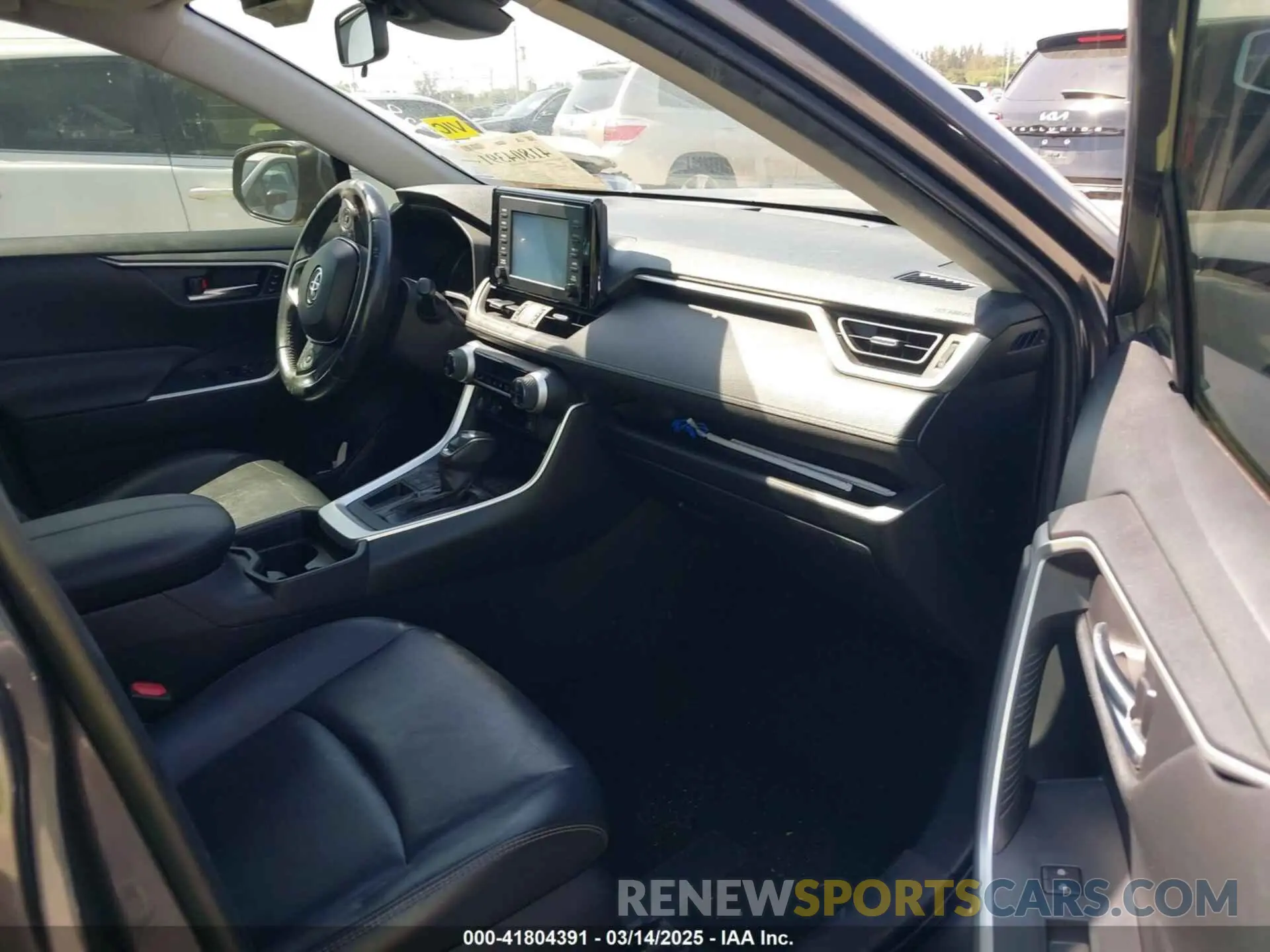 5 Photograph of a damaged car JTMC1RFV0KJ012728 TOYOTA RAV4 2019