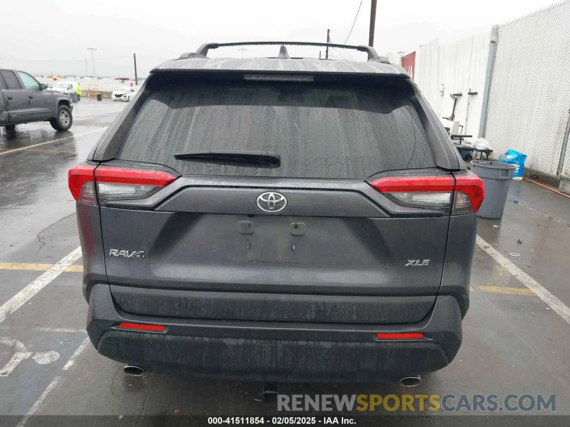 16 Photograph of a damaged car JTMC1RFV1KD026197 TOYOTA RAV4 2019