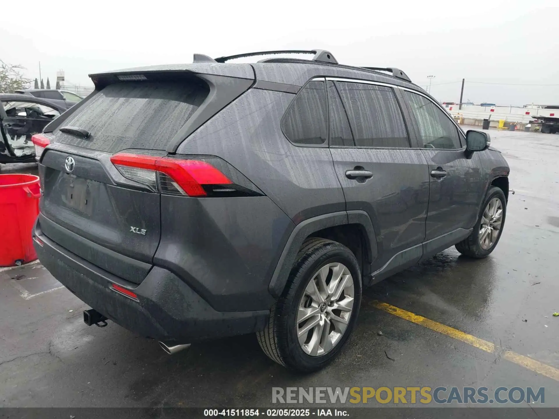 4 Photograph of a damaged car JTMC1RFV1KD026197 TOYOTA RAV4 2019