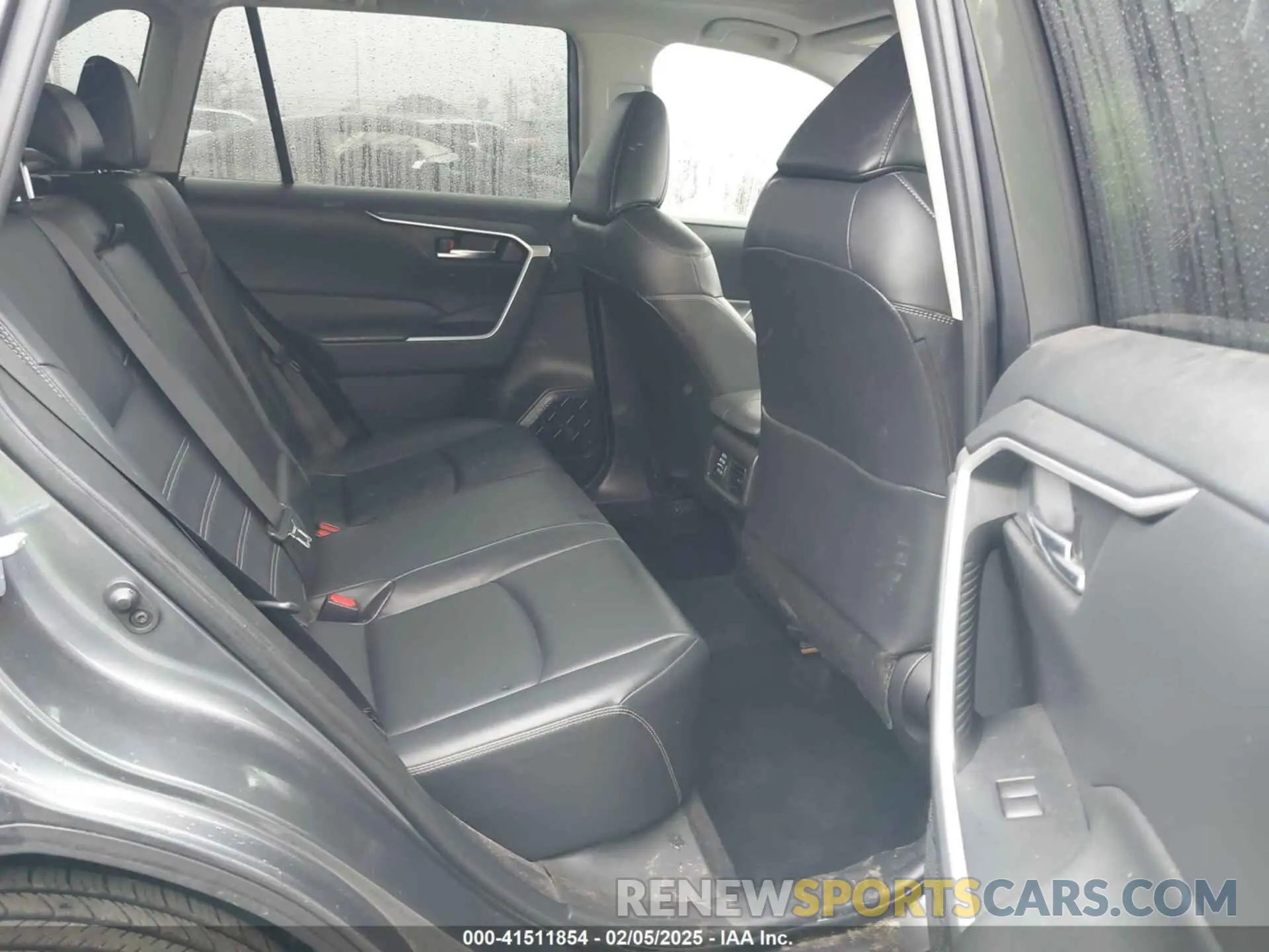 8 Photograph of a damaged car JTMC1RFV1KD026197 TOYOTA RAV4 2019