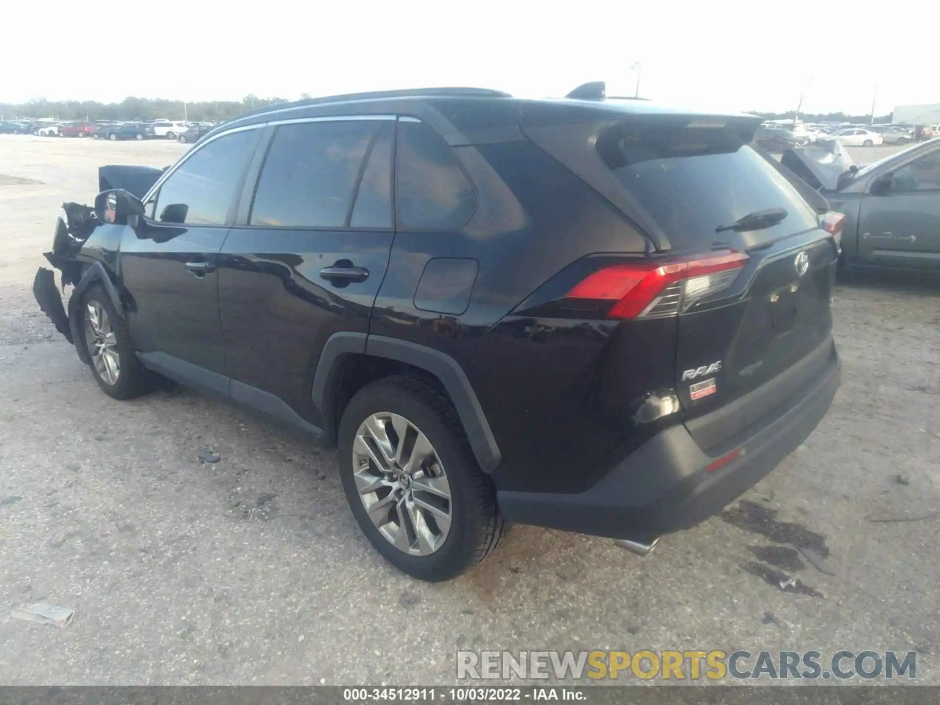 3 Photograph of a damaged car JTMC1RFV1KJ005707 TOYOTA RAV4 2019