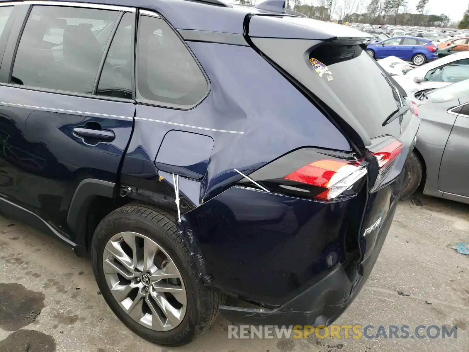 9 Photograph of a damaged car JTMC1RFV2KD004340 TOYOTA RAV4 2019