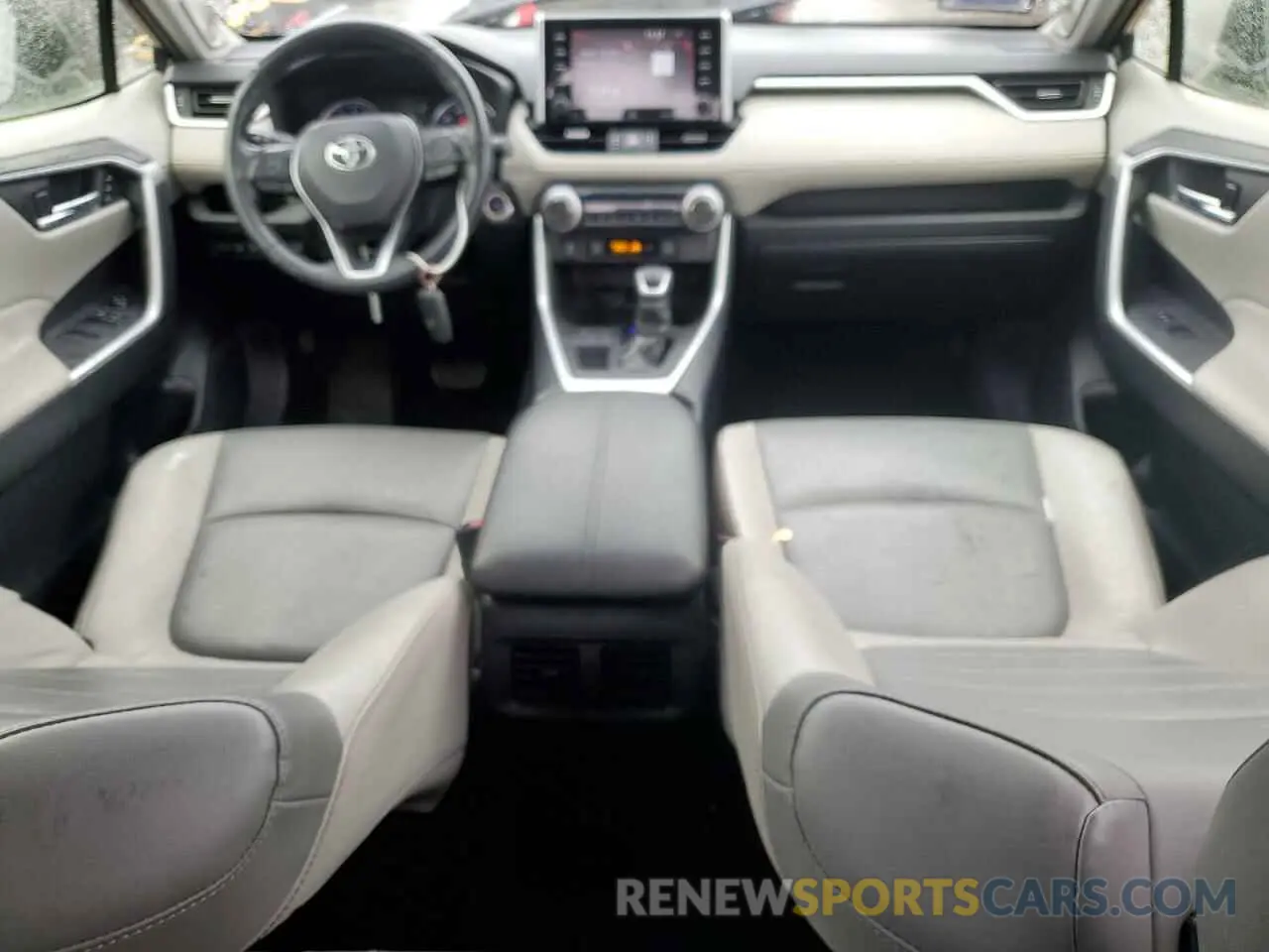 8 Photograph of a damaged car JTMC1RFV2KD502876 TOYOTA RAV4 2019