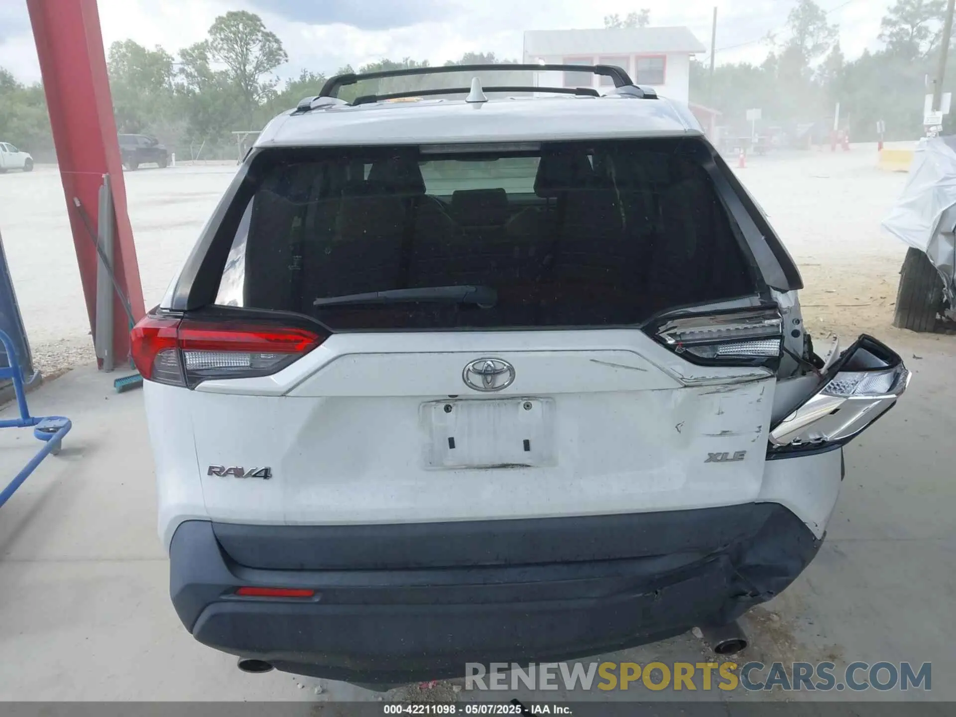 16 Photograph of a damaged car JTMC1RFV2KD504756 TOYOTA RAV4 2019