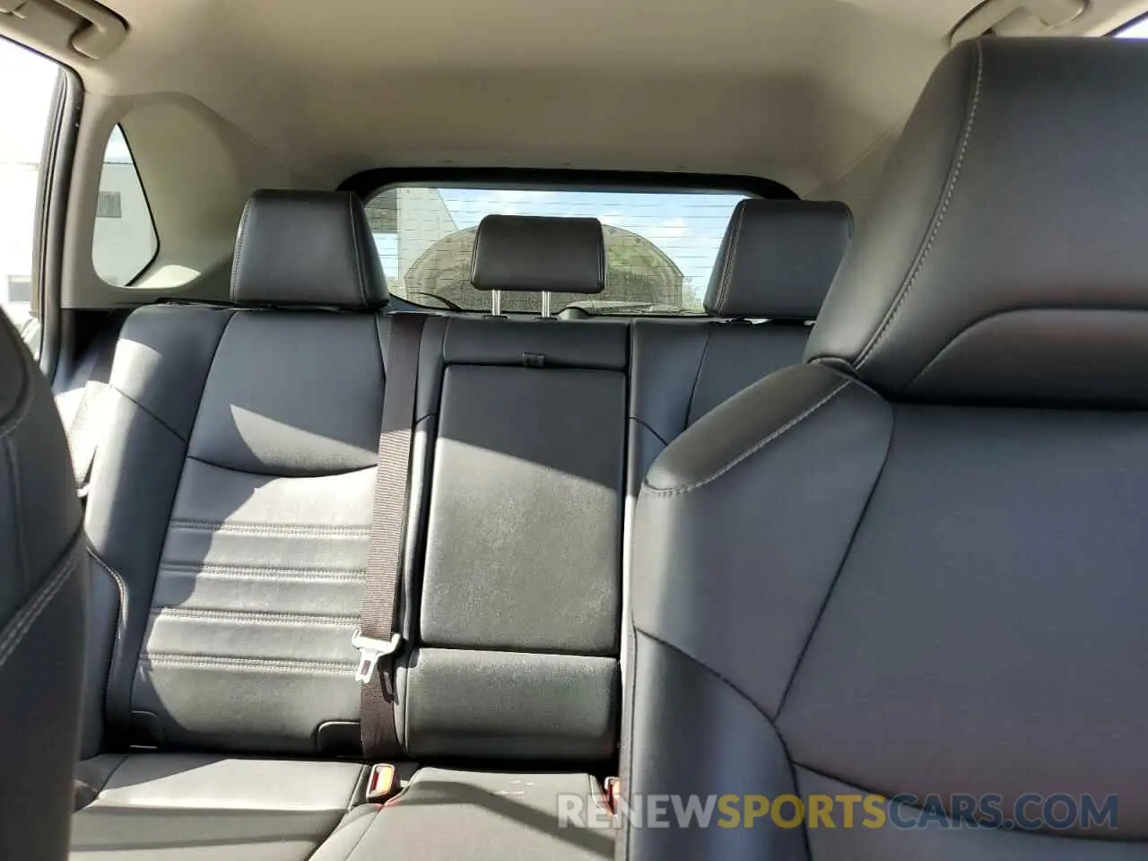 10 Photograph of a damaged car JTMC1RFV3KD036181 TOYOTA RAV4 2019