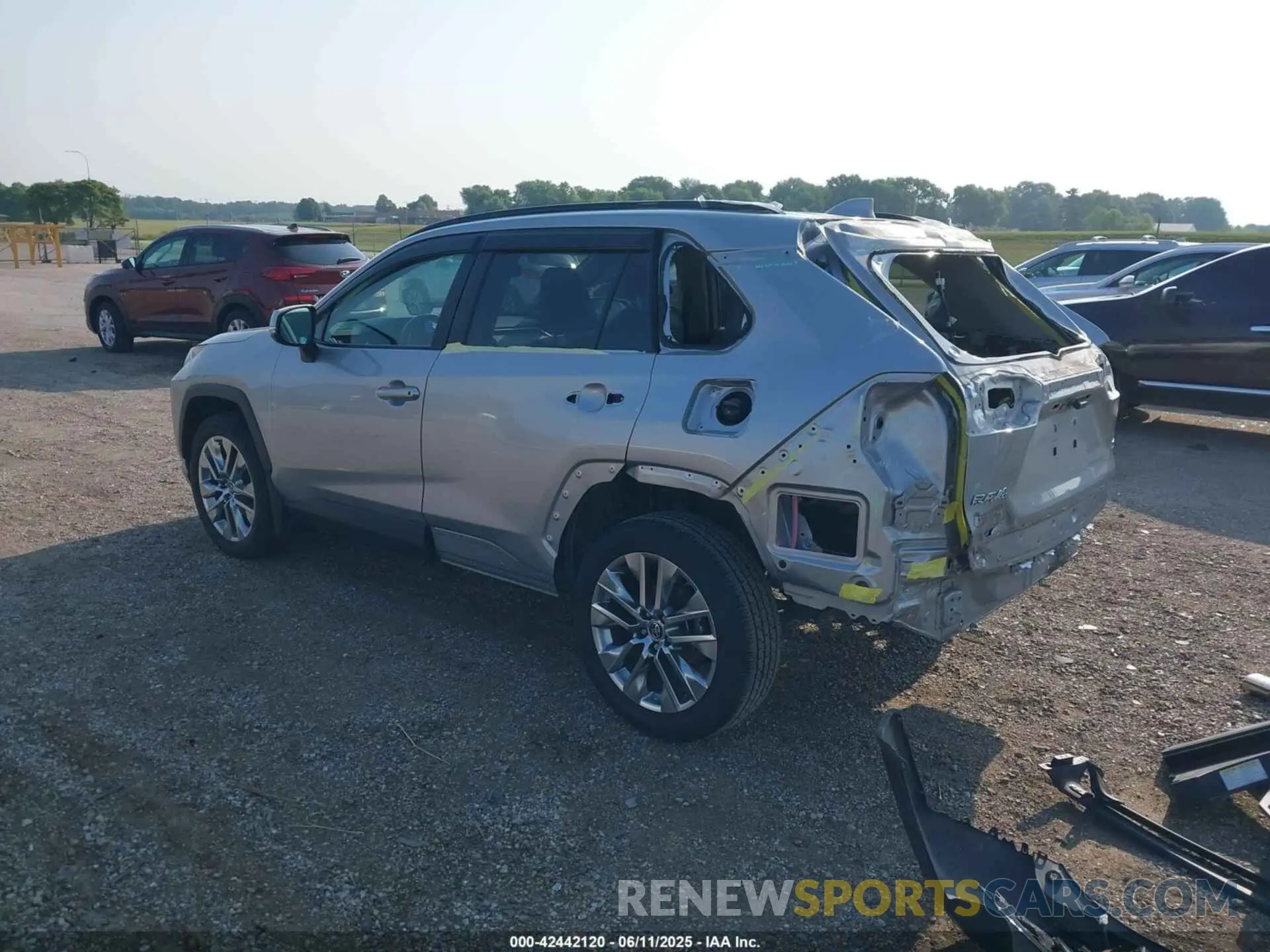 3 Photograph of a damaged car JTMC1RFV3KD512218 TOYOTA RAV4 2019