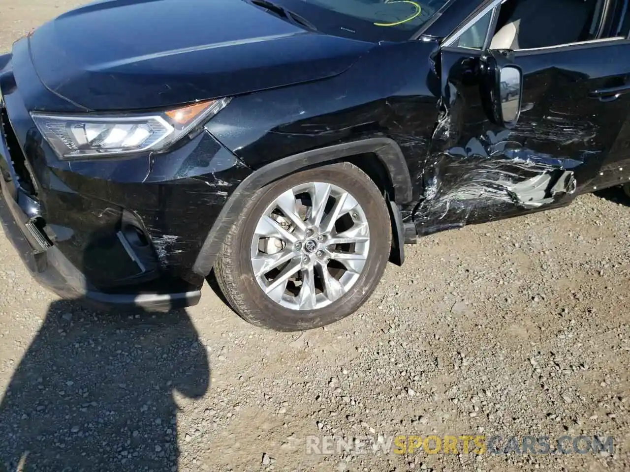 9 Photograph of a damaged car JTMC1RFV4KD027957 TOYOTA RAV4 2019