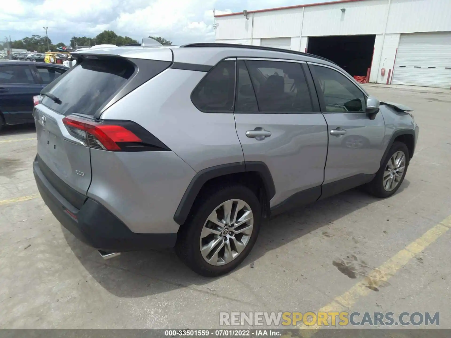 4 Photograph of a damaged car JTMC1RFV4KD040899 TOYOTA RAV4 2019