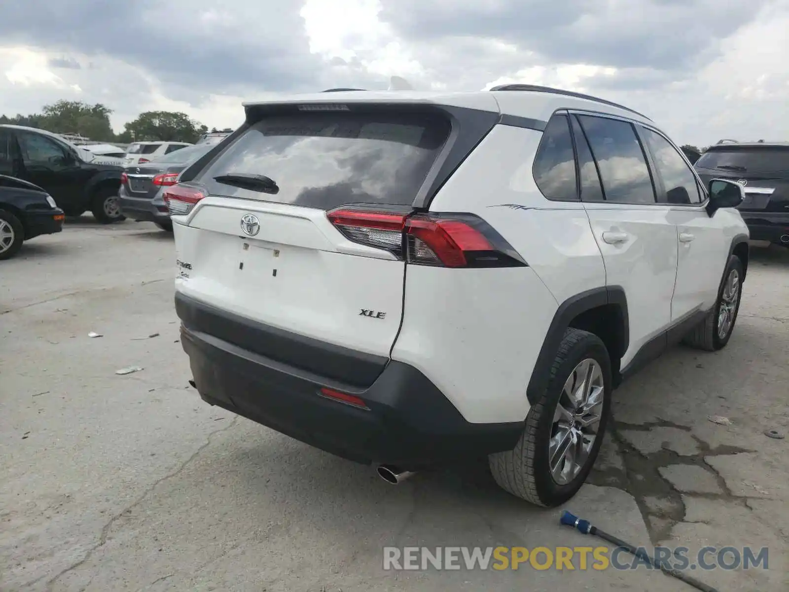 4 Photograph of a damaged car JTMC1RFV6KD016894 TOYOTA RAV4 2019