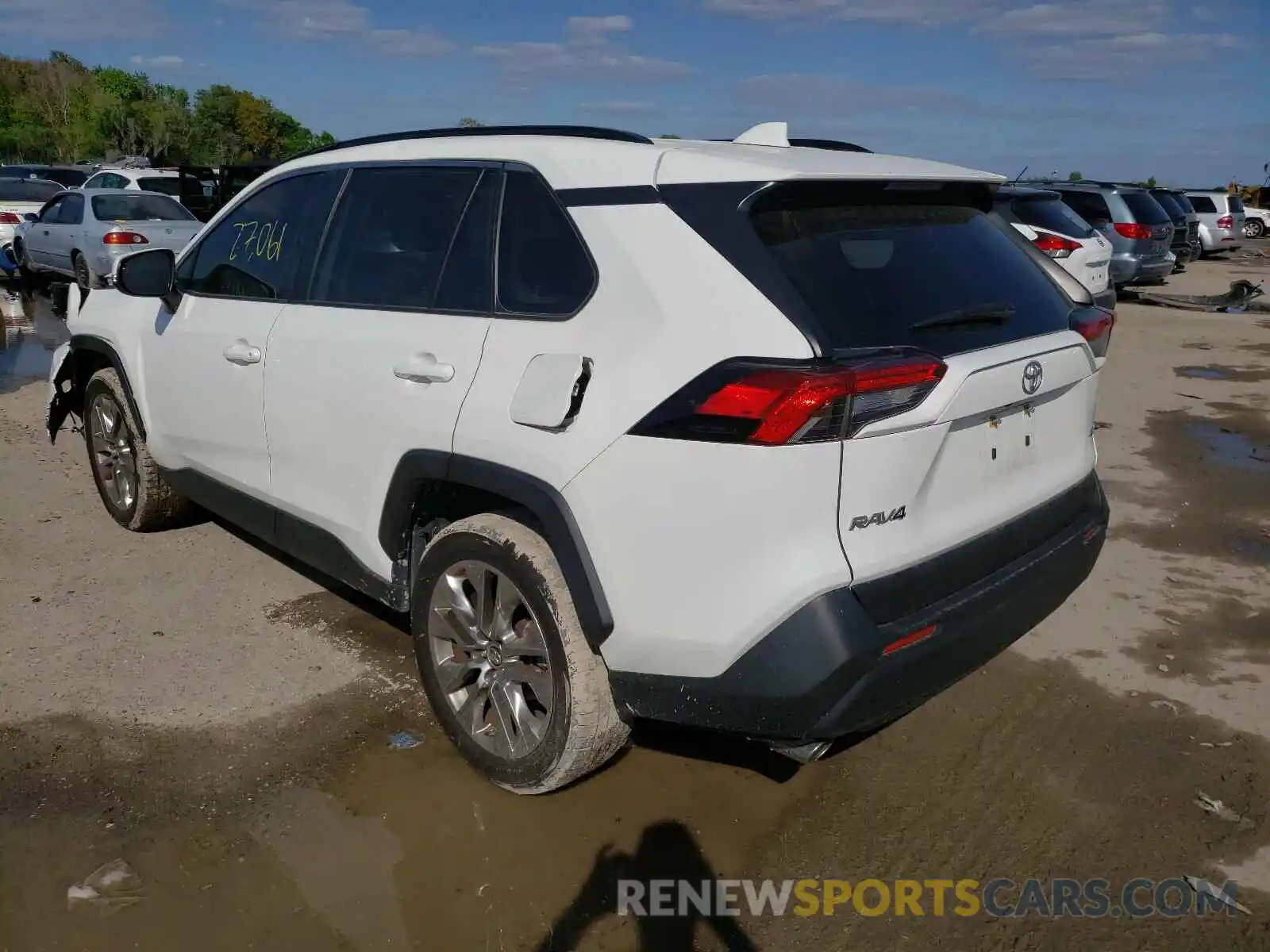 3 Photograph of a damaged car JTMC1RFV6KD020735 TOYOTA RAV4 2019