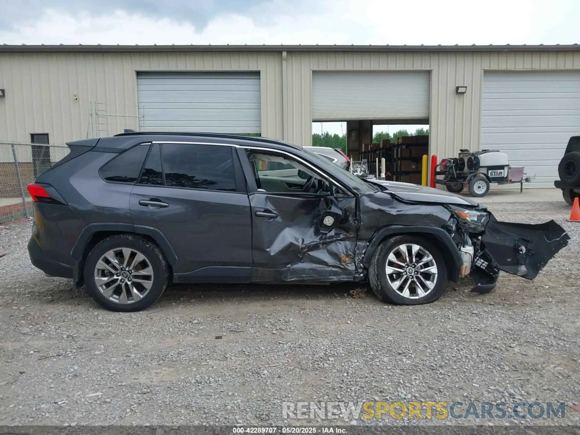13 Photograph of a damaged car JTMC1RFV6KJ004018 TOYOTA RAV4 2019