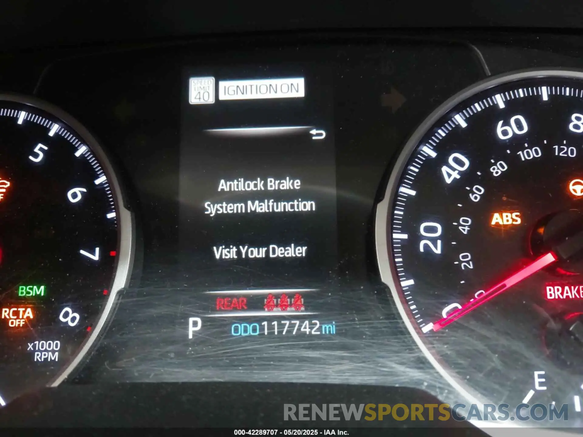 15 Photograph of a damaged car JTMC1RFV6KJ004018 TOYOTA RAV4 2019