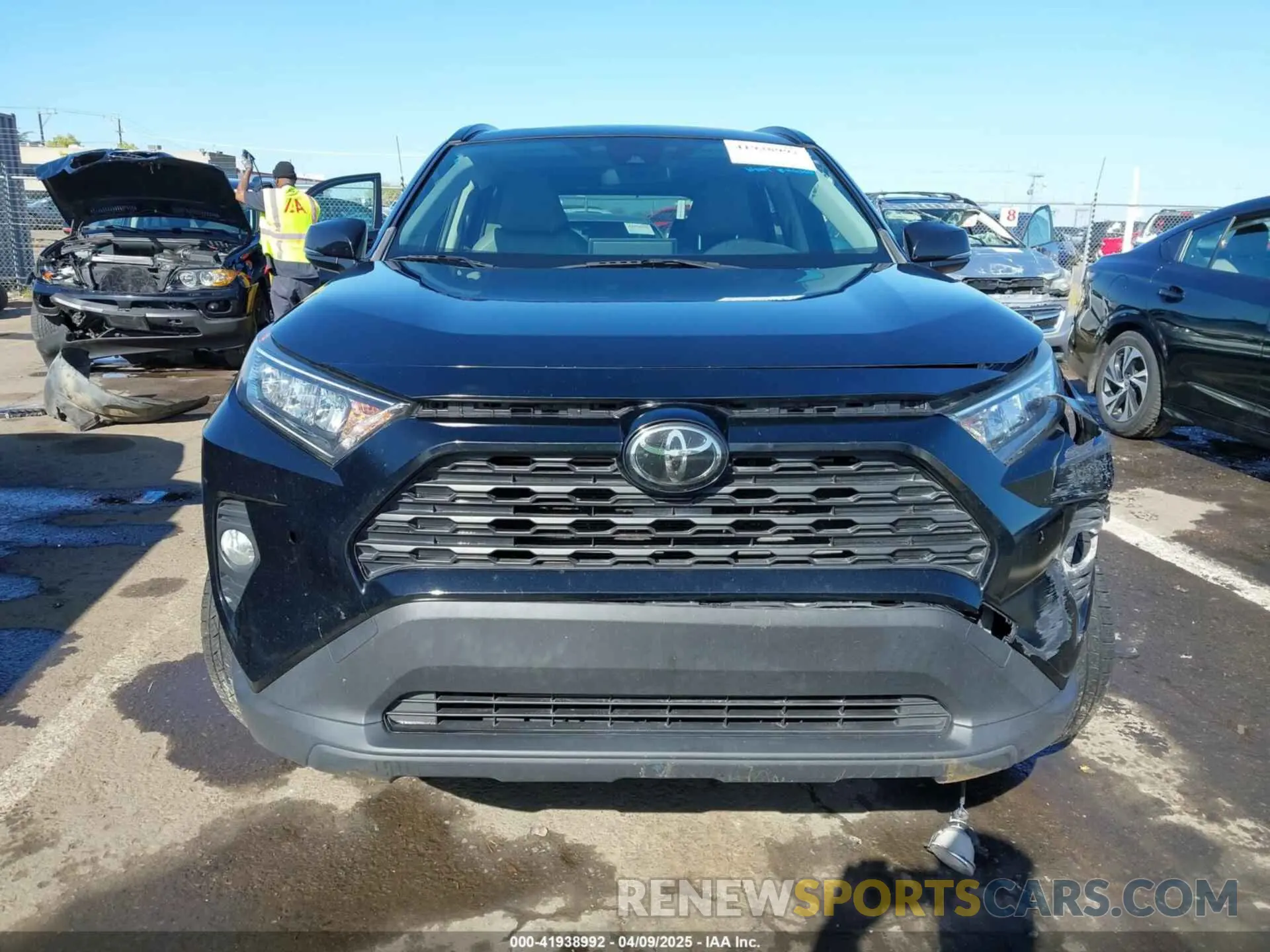 12 Photograph of a damaged car JTMC1RFV7KD028911 TOYOTA RAV4 2019