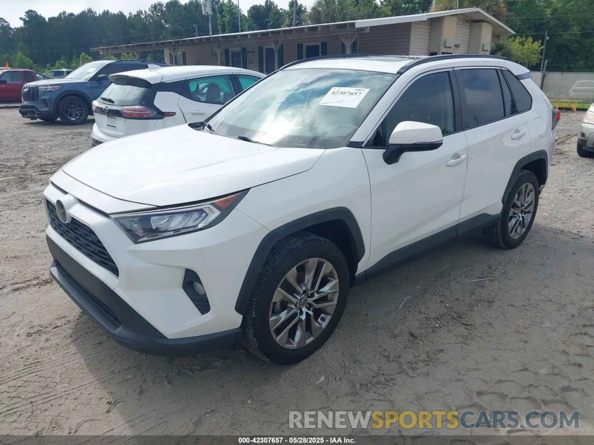 2 Photograph of a damaged car JTMC1RFV9KD011799 TOYOTA RAV4 2019