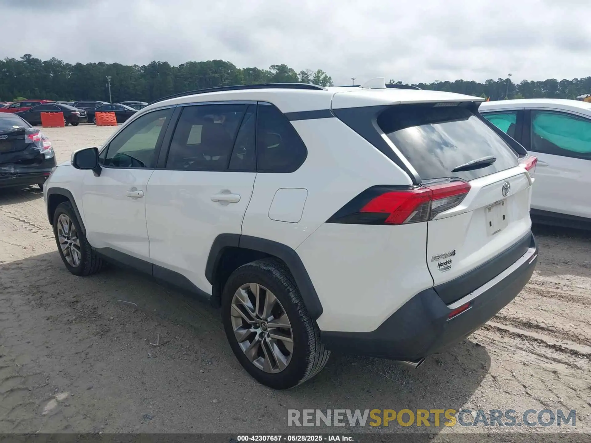 3 Photograph of a damaged car JTMC1RFV9KD011799 TOYOTA RAV4 2019