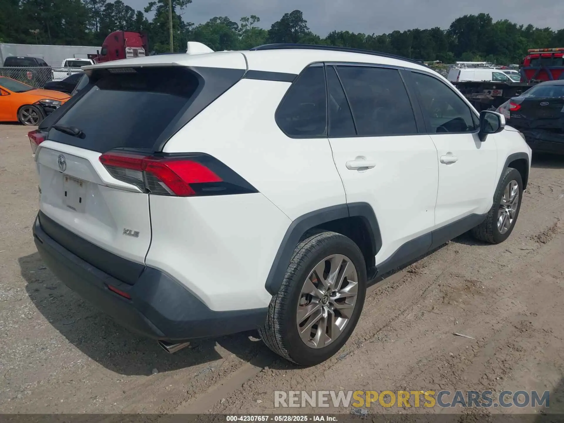 4 Photograph of a damaged car JTMC1RFV9KD011799 TOYOTA RAV4 2019