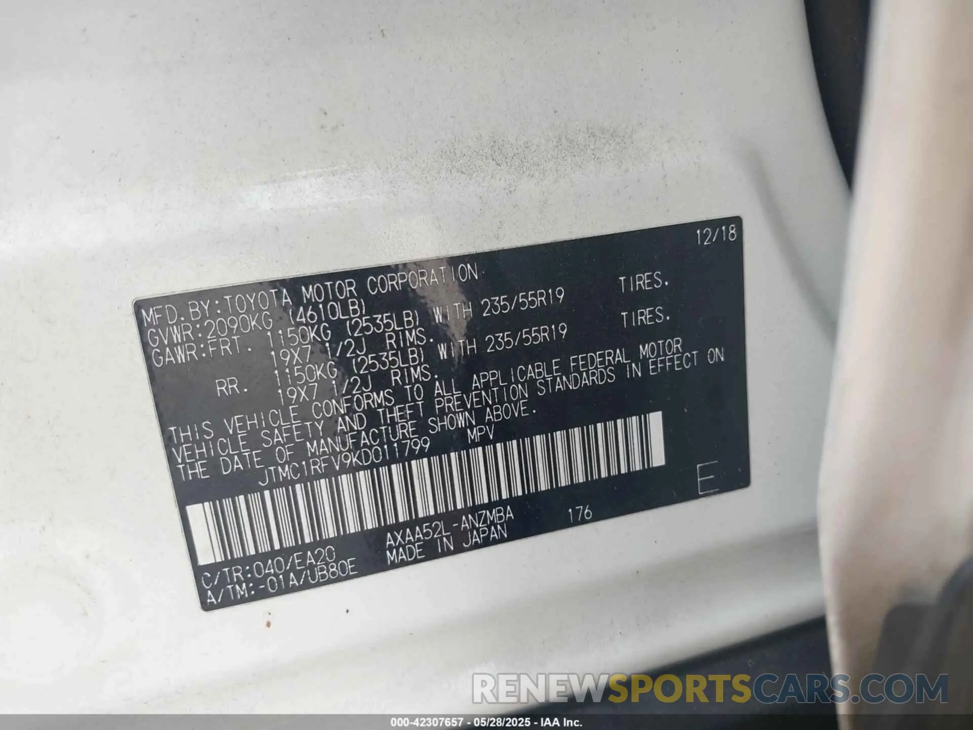 9 Photograph of a damaged car JTMC1RFV9KD011799 TOYOTA RAV4 2019