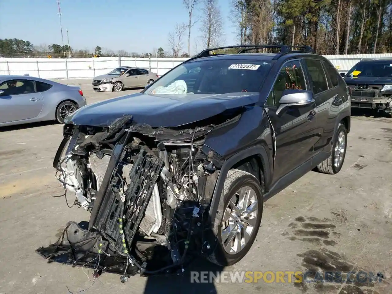 2 Photograph of a damaged car JTMC1RFV9KD013052 TOYOTA RAV4 2019